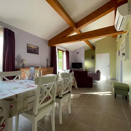 Le Bouzet Tatil Evi